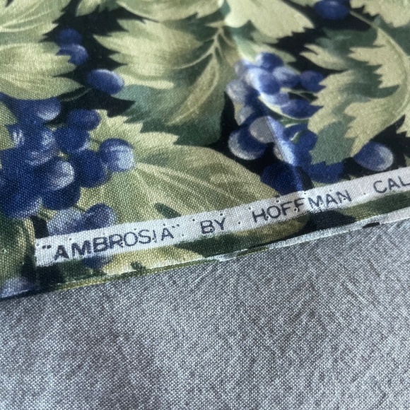 2 yards x 44" Fabric by Hoffman California, "Ambrosia" print, Vintage Quilting - Picture 2 of 6